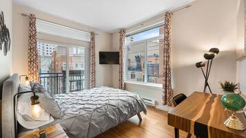 2 bedrooms, desk, iron/ironing board, travel cot