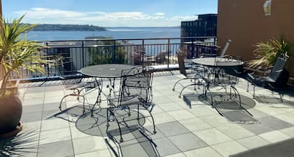 Seattle's Mid-Century Belltown Penthouse w/Parking spot  