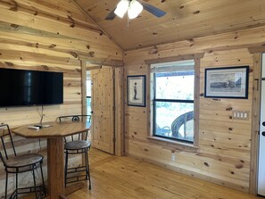 Dining - Arrowhead Cabin at Wolf Creek Guest Ranch (Fredericksburg)