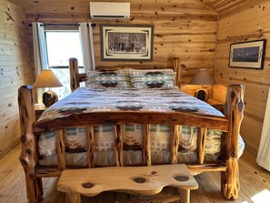 2 bedrooms, free WiFi, bed sheets - Arrowhead Cabin at Wolf Creek Guest Ranch (Fredericksburg)