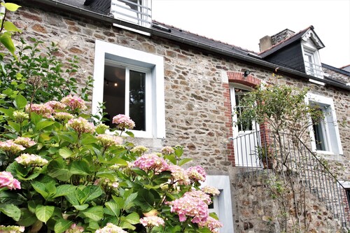 La Guest House: Breton house near the banks of the Rance, St Malo, Dinard