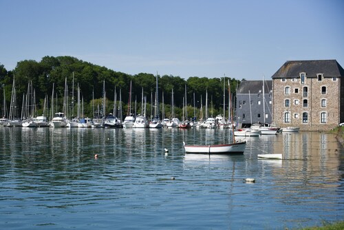 La Guest House: Breton house near the banks of the Rance, St Malo, Dinard
