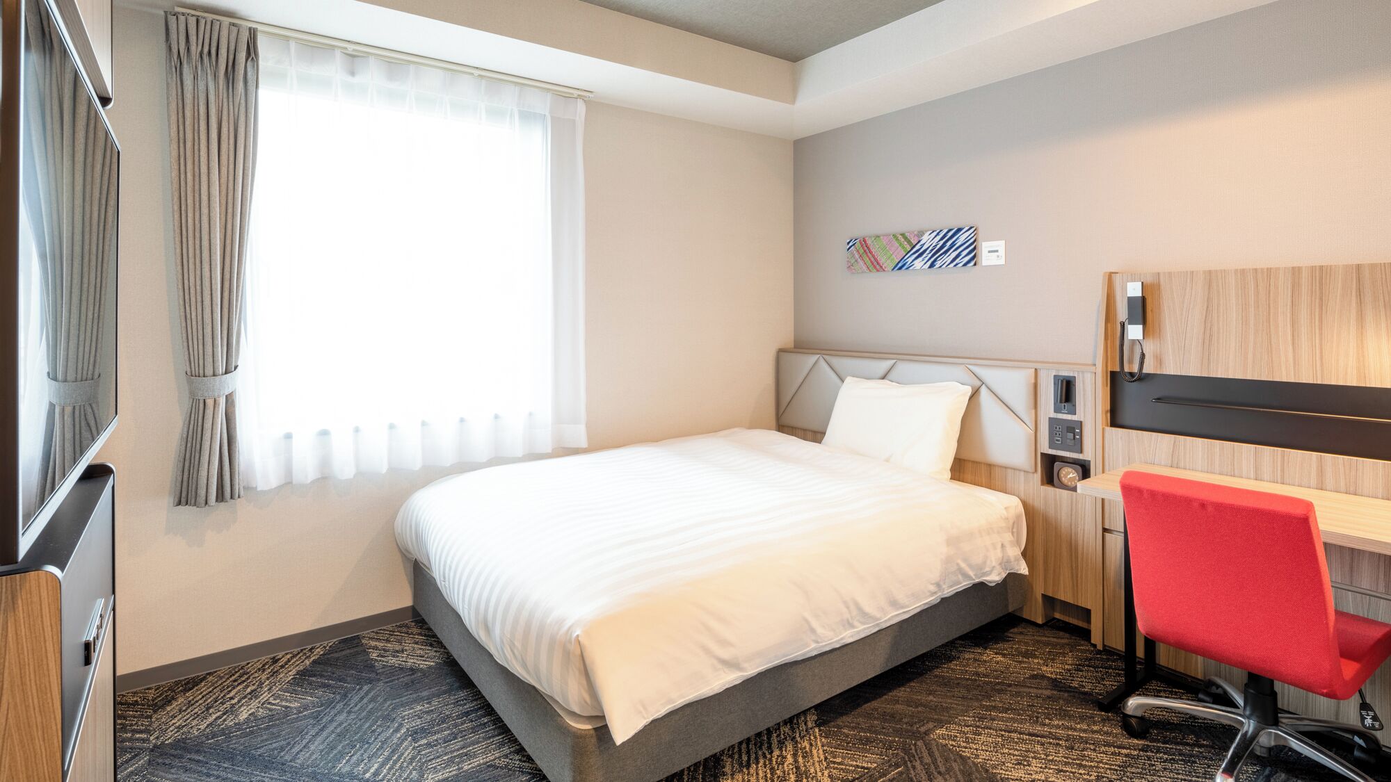 Zimmersafe, Schreibtisch, schallisolierte Zimmer, kostenloses WLAN