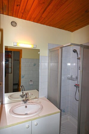 Douche, séchoir à cheveux