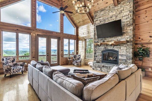 Game Rooms + Views: Spacious Mtn Cabin in Murphy!