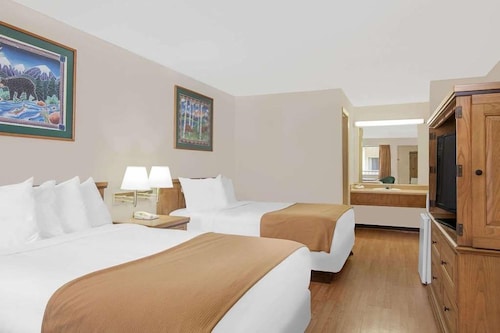 Courtyard Hotel & Event Center