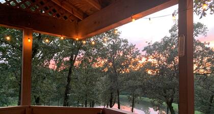 Hilltop Hideaway -1500+ sq/ft home - views of private lake on 42 beautiful acres