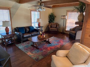 Smart TV, chimenea y videojuegos