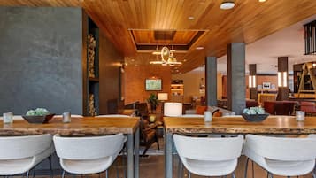 Daily cooked-to-order breakfast for a fee