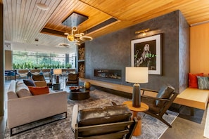 Lobby - Cambria Hotel Austin Airport (Austin)