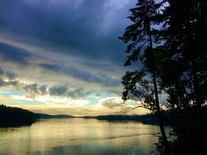 Tæt på stranden, liggestole, badehåndklæder