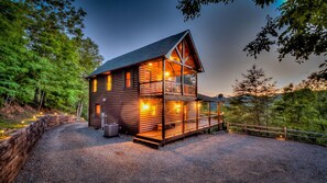 Exterior - Sunshine Daydream - Mountain View | Hot tub | Pool table | Foosball | Fire Pit (Blue Ridge)
