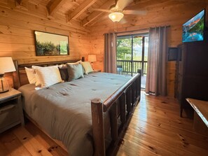3 chambres, bureau, fer et planche à repasser, accès au Wi-Fi (inclus)