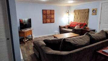 Smart TV, reproductor de DVD y libros