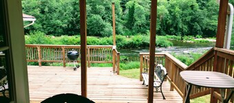 Vintage River Cabin on the Siuslaw River