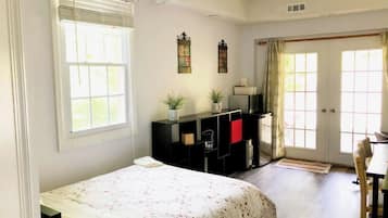 1 bedroom, desk, iron/ironing board, free WiFi