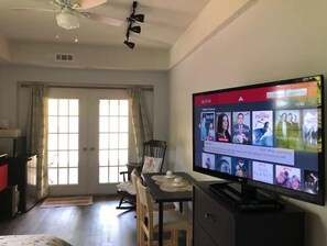 1 Schlafzimmer, Schreibtisch, Bügeleisen/Bügelbrett, kostenloses WLAN