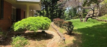 Private, Sanitized Loft, with Discounts Sleeps 2