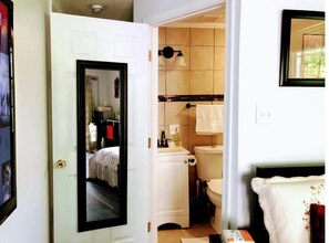 1 bedroom, desk, iron/ironing board, free WiFi