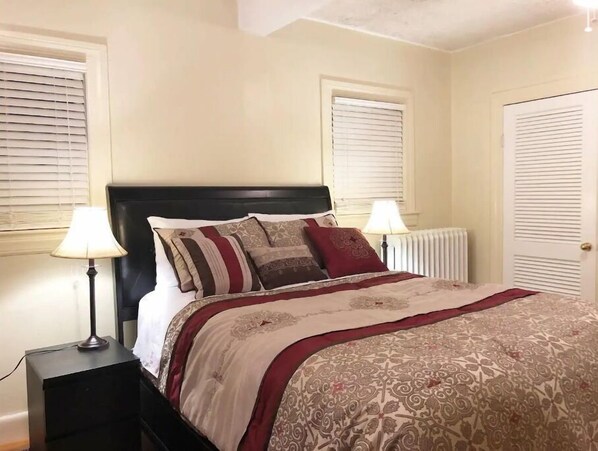 2 habitaciones, escritorio, tabla de planchar con plancha y wifi 