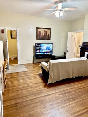 1 camera, ferro/asse da stiro, Wi-Fi gratuito, lenzuola