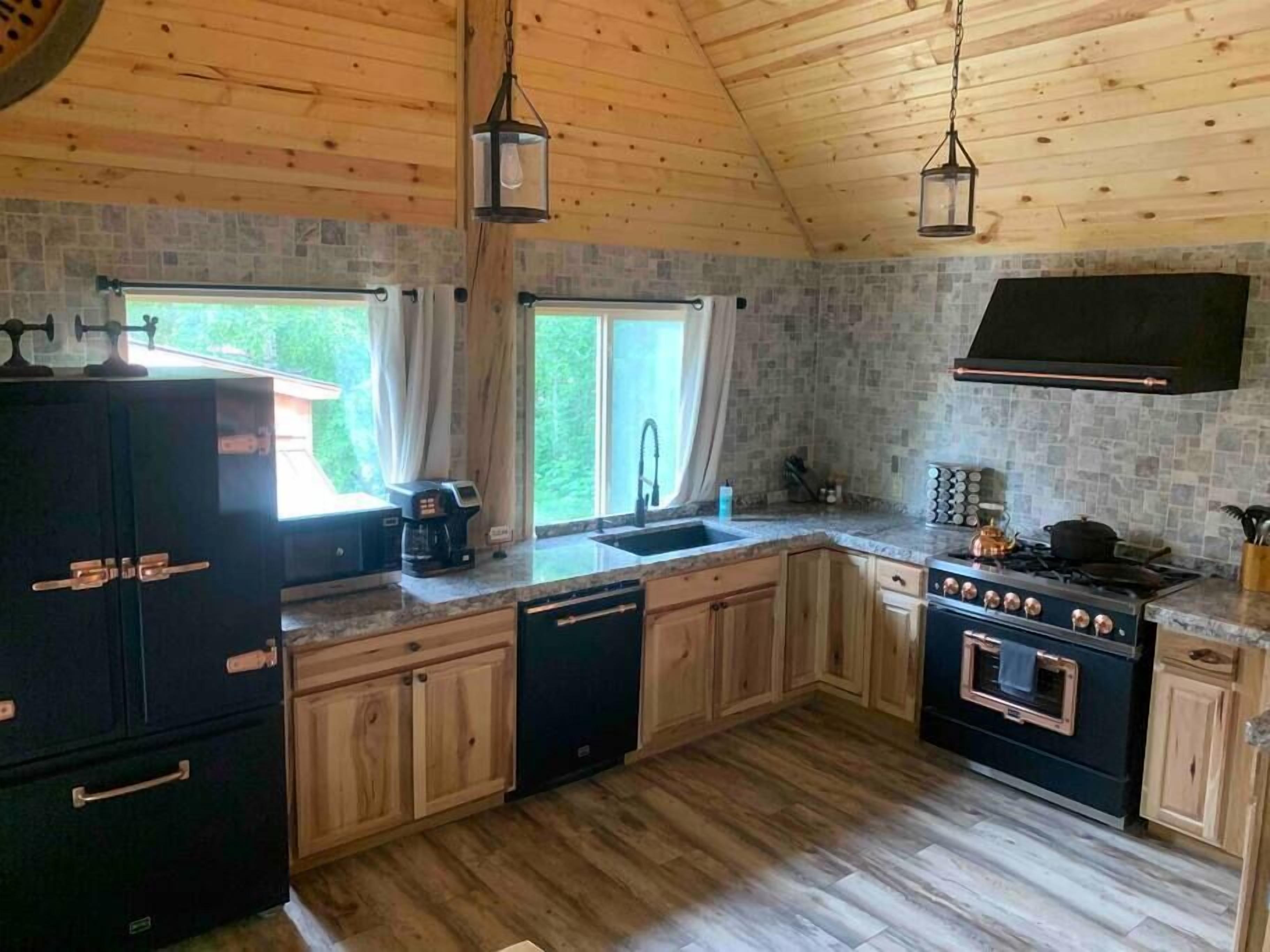 雪櫃、微波爐、焗爐、爐具