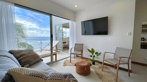 TV, Netflix, table tennis, streaming services