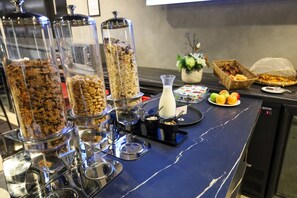 Daily continental breakfast for a fee - Microtel by Wyndham Wellington (Wellington)