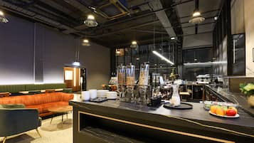 Daily continental breakfast (NZD 25 per person)