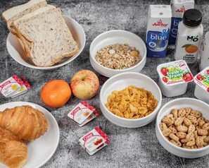 Petit déjeuner continental servi tous les jours en supplément