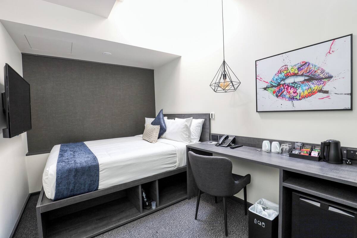 Chambre Standard, 1 grand lit | Bureau, espace de travail pour ordinateur portable, Wi-Fi gratuit
