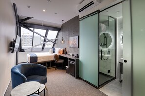 Habitación empresarial, 1 cama Queen size, para no fumadores | Escritorio, espacio para trabajar con laptop y wifi gratis 