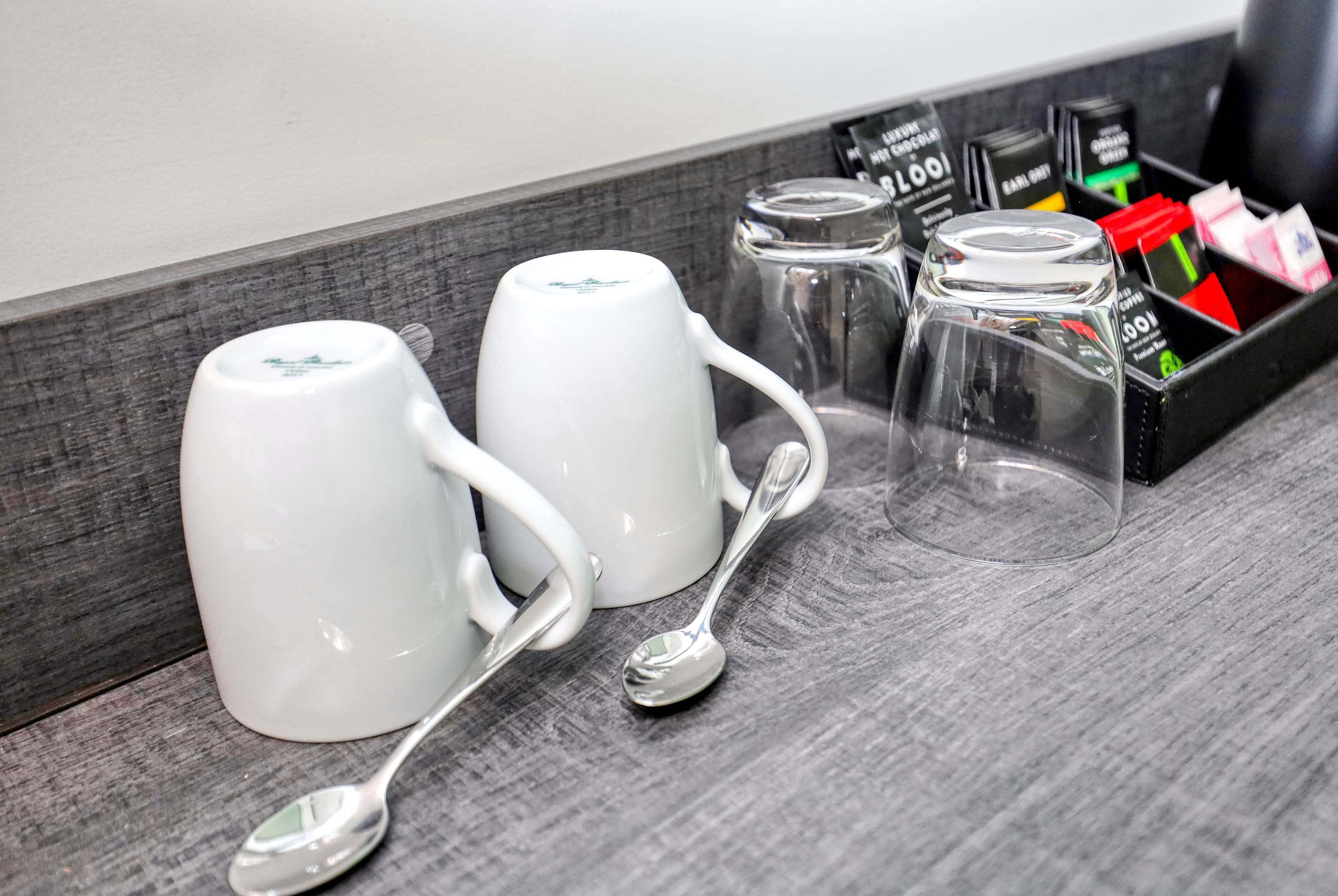 desk, laptop workspace, free wifi, bed sheets