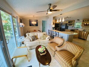 Smart TV, fireplace, books - Paradise View Getaway - Dacha (Hartwell)
