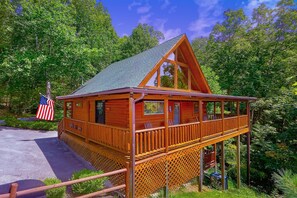 Exterior - Views, Hot Tub & Pet Friendly (Sevierville)