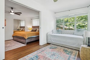 4 makuuhuonetta, vauvan matkasänky, ilmainen Wi-Fi, vuodevaatteet