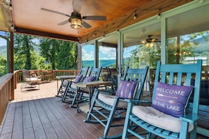 Terrace/patio - Tennessee Riverfront Cottage, HOT TUB on 3 Acres (Whitwell)