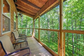 Terrace/patio - Ohiopyle Luxury Treehouse (Farmington)