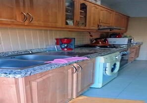 Fridge, microwave, oven, stovetop - Residence Bouroud Hivernage 5375 (Marrakech)