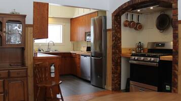 Réfrigérateur, four, plaque de cuisson, lave-vaisselle