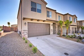 Exterior - Crescendeaux of Comfort- Spa Firepit Pool VS564 (Washington)