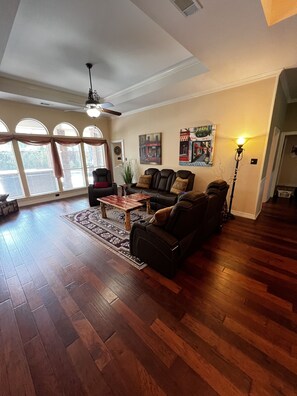 Smart TV, fireplace, books, offices - Backyard haven, modern house in upscale subdivision (North Richland Hills)