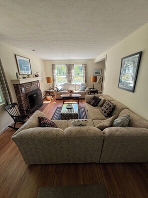 Smart TV - Goose Rocks Beach Family Vacation House ! (Kennebunkport)