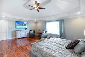 4 bedrooms, in-room safe, desk, iron/ironing board - NEW HOT TUB||sleeps 10|4BR 3Ba|firepit|pingpong table|New River Gorge NP (Fayetteville)