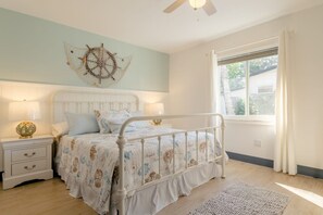 2 bedrooms, iron/ironing board, travel cot, free WiFi