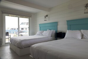 标准双人房, 2 张大床, 无烟房, 海港景观 | 办公桌、笔记本电脑工作区、遮光窗帘、免费 WiFi