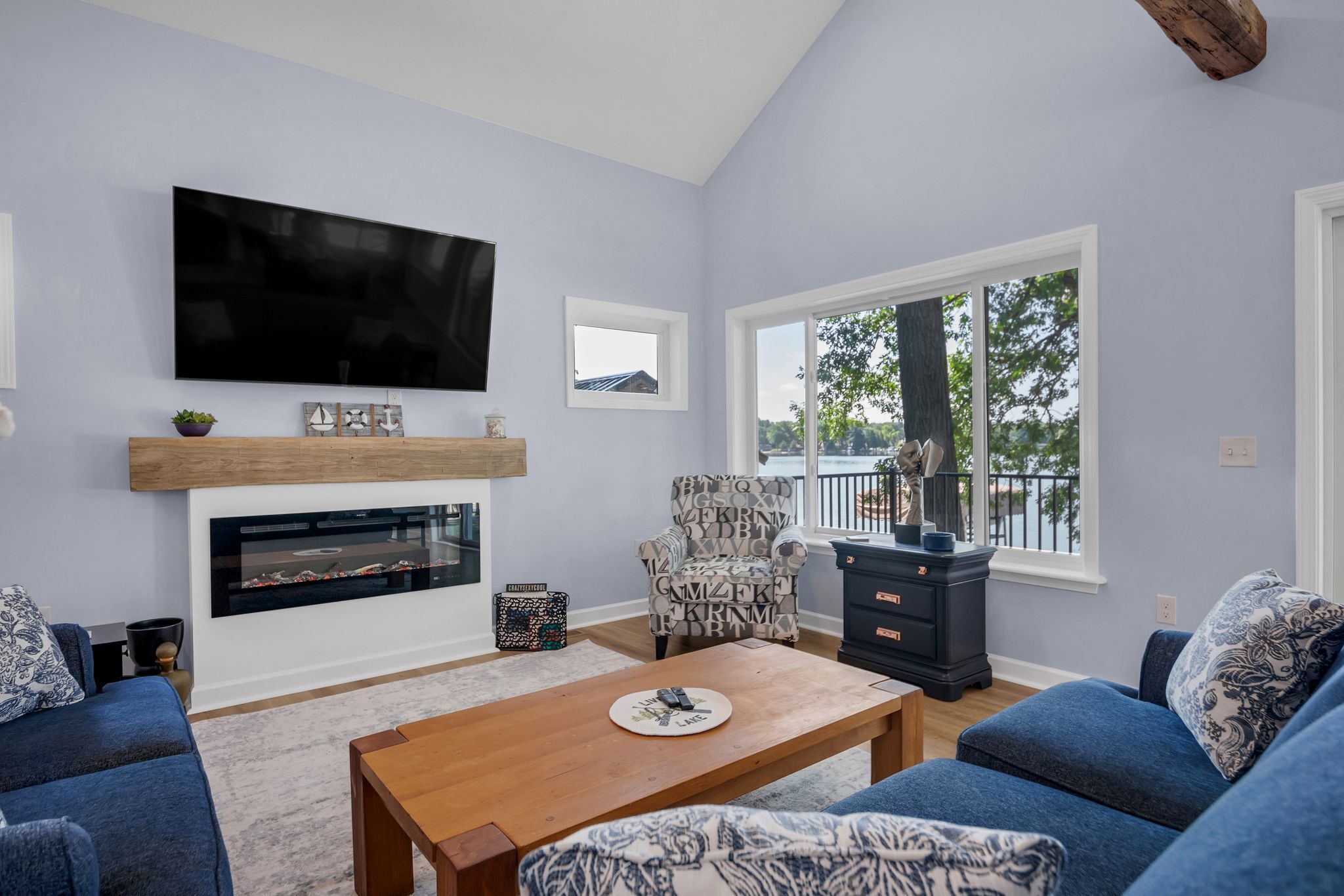 Smart TV, fireplace, computer monitors