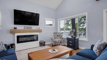 Smart TV, fireplace, computer monitors