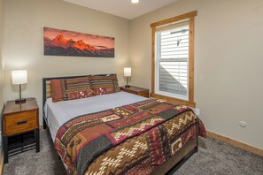 2 多间卧室、熨斗/熨衣板、免费 WiFi、床单