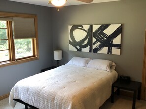 6 bedrooms, desk, iron/ironing board, free WiFi